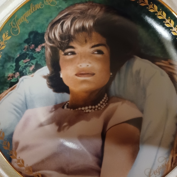 JACQULINE KENNEDY PLATE FROM FRANKLIN MINT NEVER USED OR PUT OUT LIMITED EDITION - Picture 3 of 3